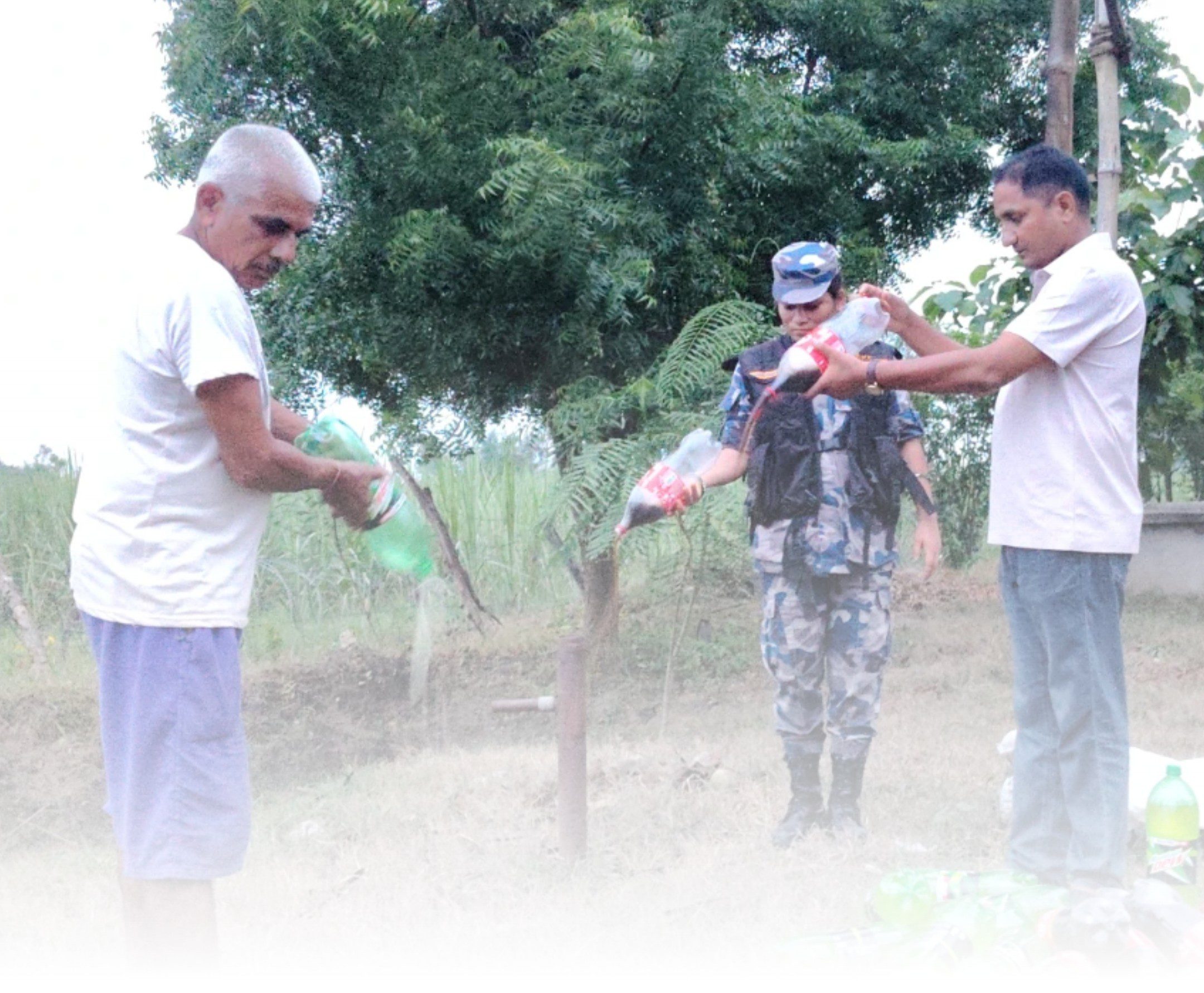 पुनर्वास सिमाबाट अवैध प्रतिबन्धित पेय पदार्थ बरामद गरि नष्ट ।
