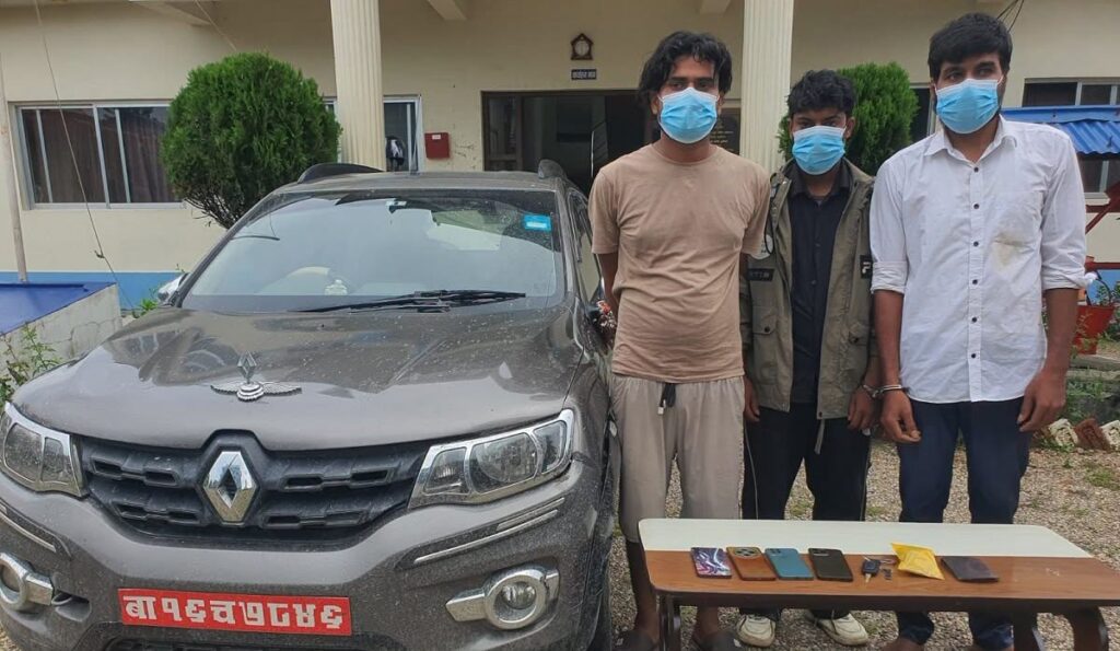 पत्रकारको परिचयपत्र बोकेर लागुऔषध कारोबार, ३ जना पक्राउ